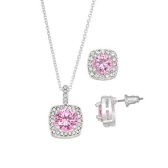 Macys Fine Silver Plate Cubic Zirconia Necklace and Stud Earring Set 18”+3” Ext - Picture 5 of 11